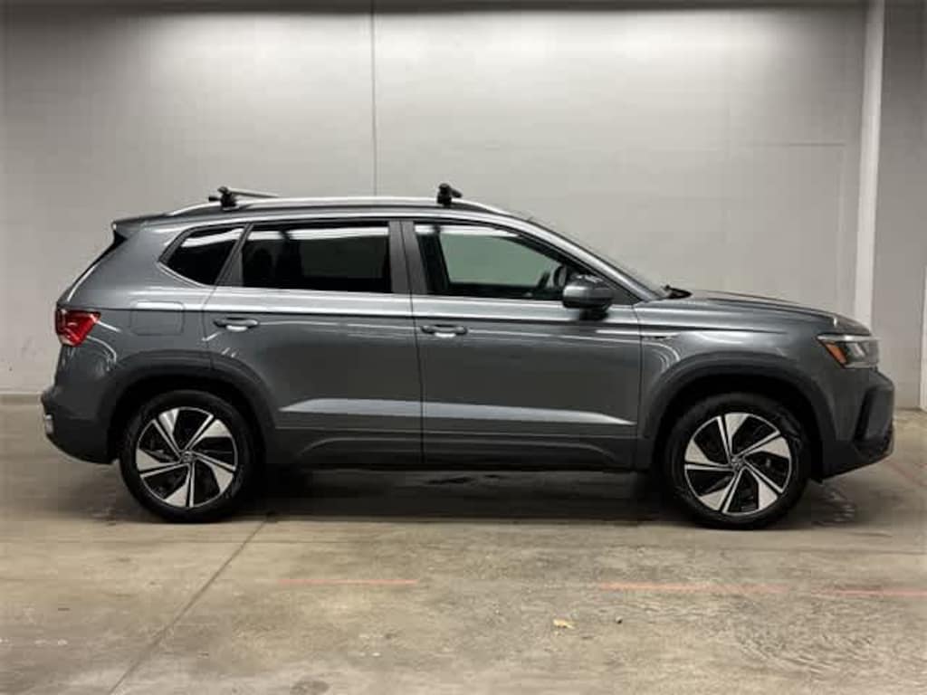 Used 2024 Volkswagen Taos SE SUV