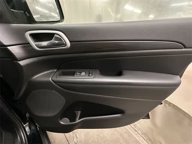 Thumbnail: 2021 Jeep Grand Cherokee - 23