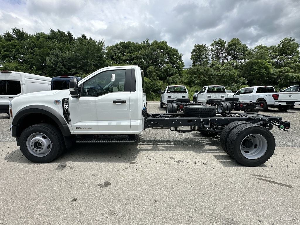 New 2025 Ford Super Duty F-600 DRW Truck