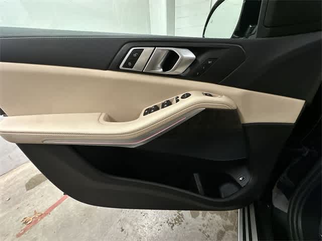 Thumbnail: 2022 BMW X5 - 19