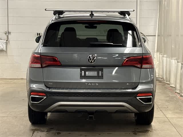 2024 Volkswagen Taos SE photo 3