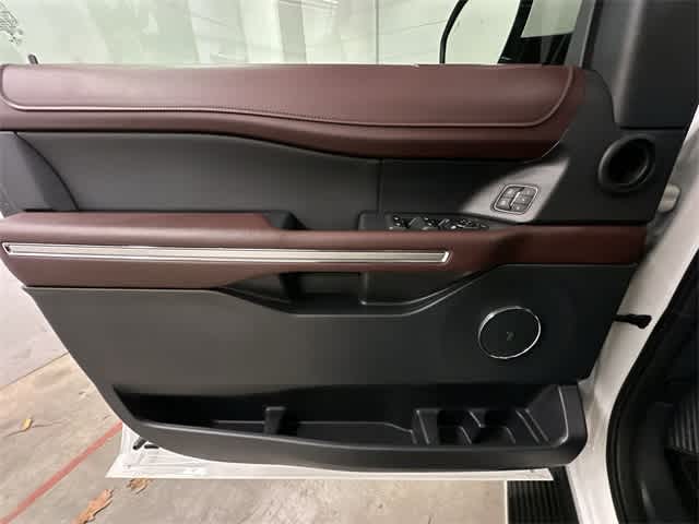 Thumbnail: 2022 Ford Expedition - 19