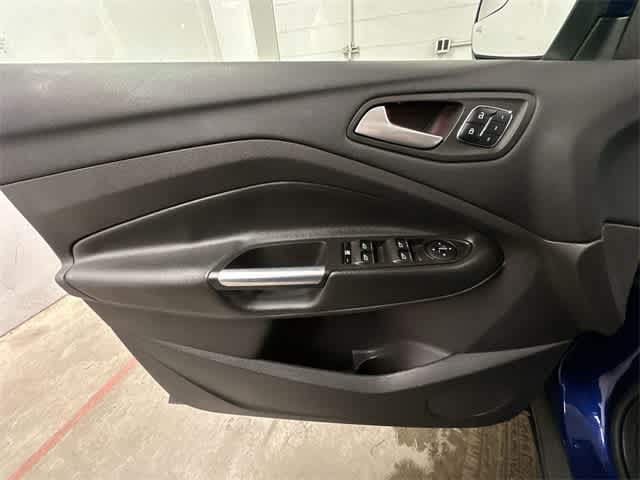 Thumbnail: 2016 Ford Escape - 18