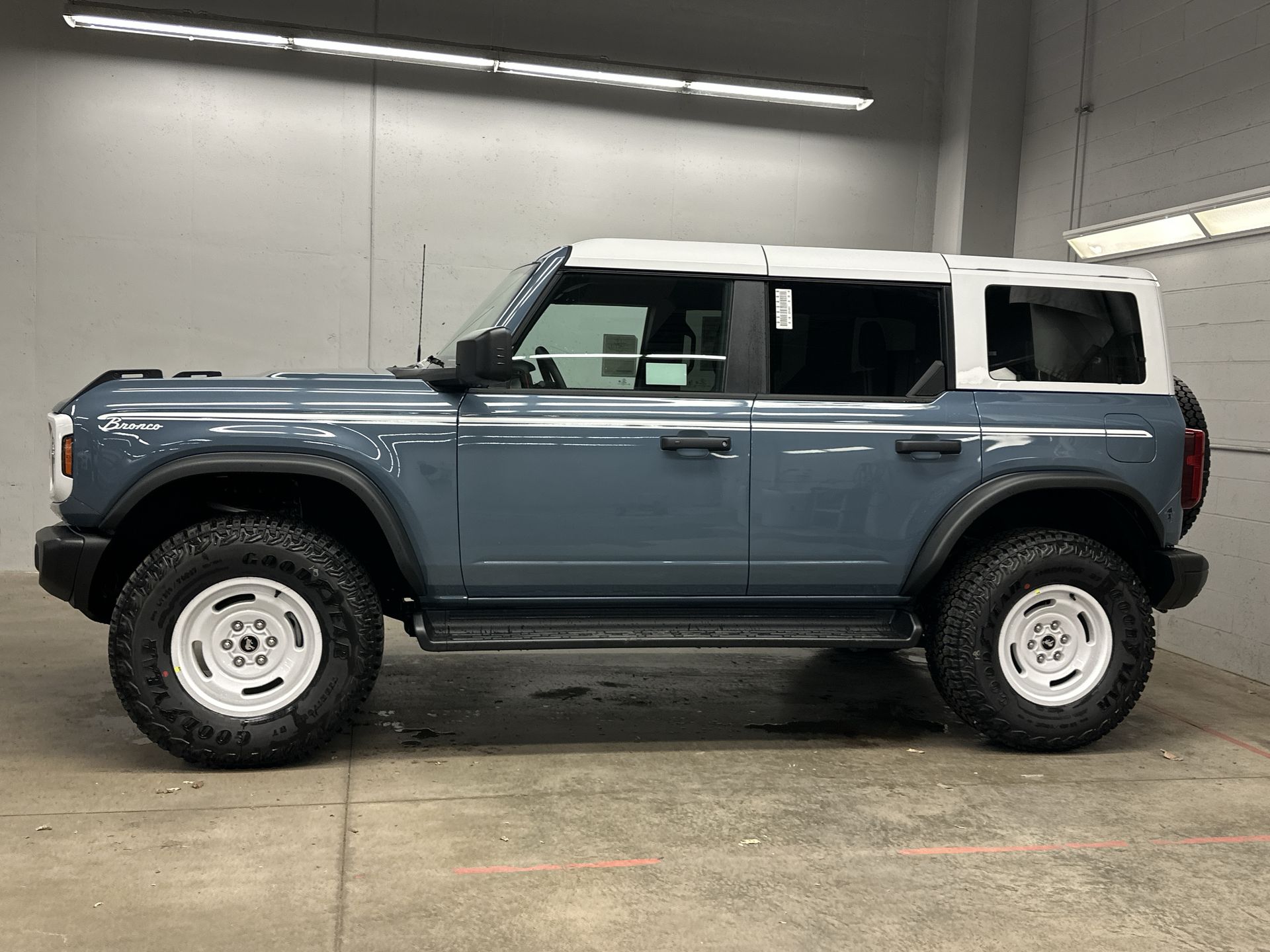 Thumbnail: 2025 Ford Bronco - 2