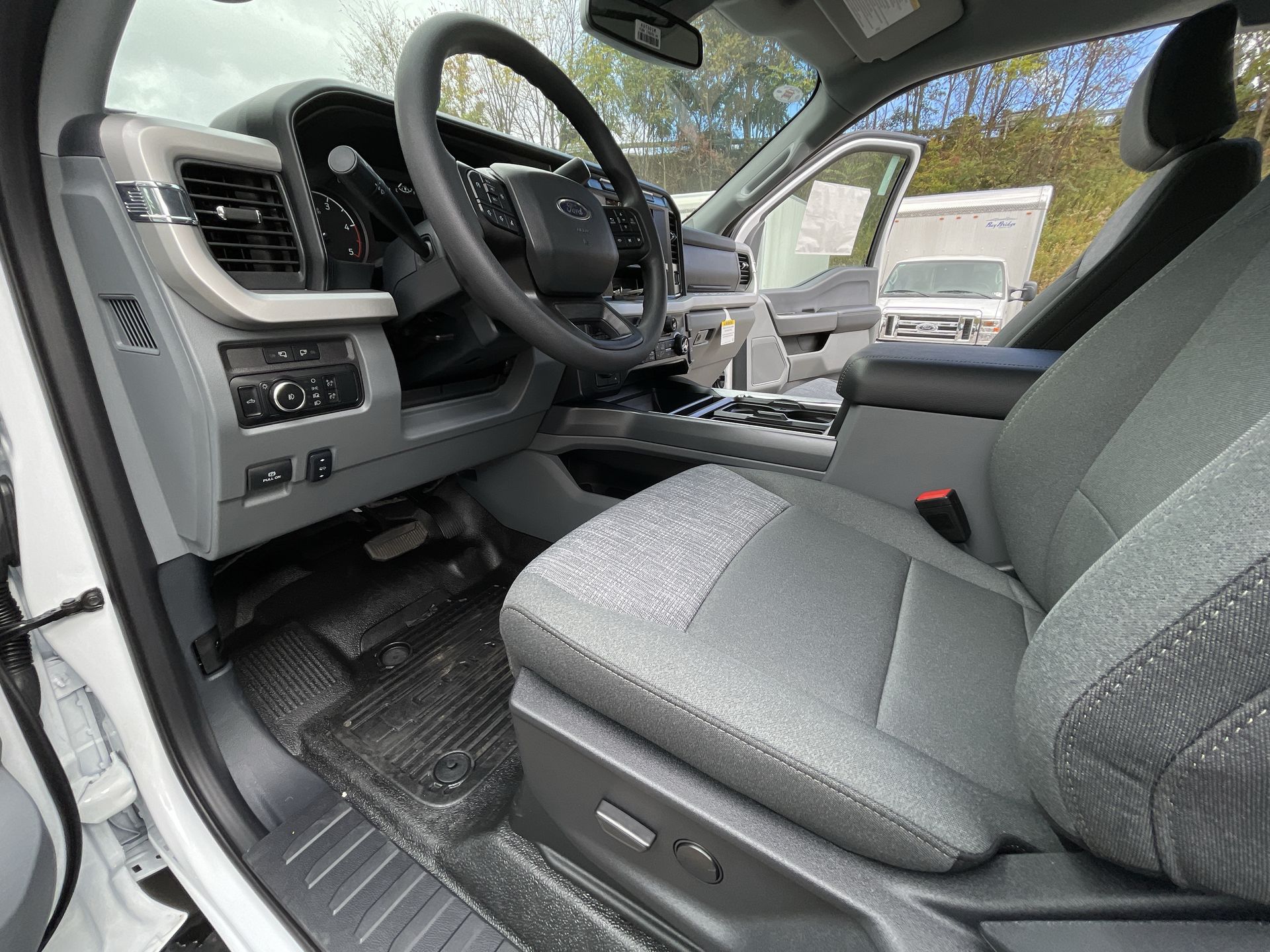 2024 Ford Econoline E-550 13