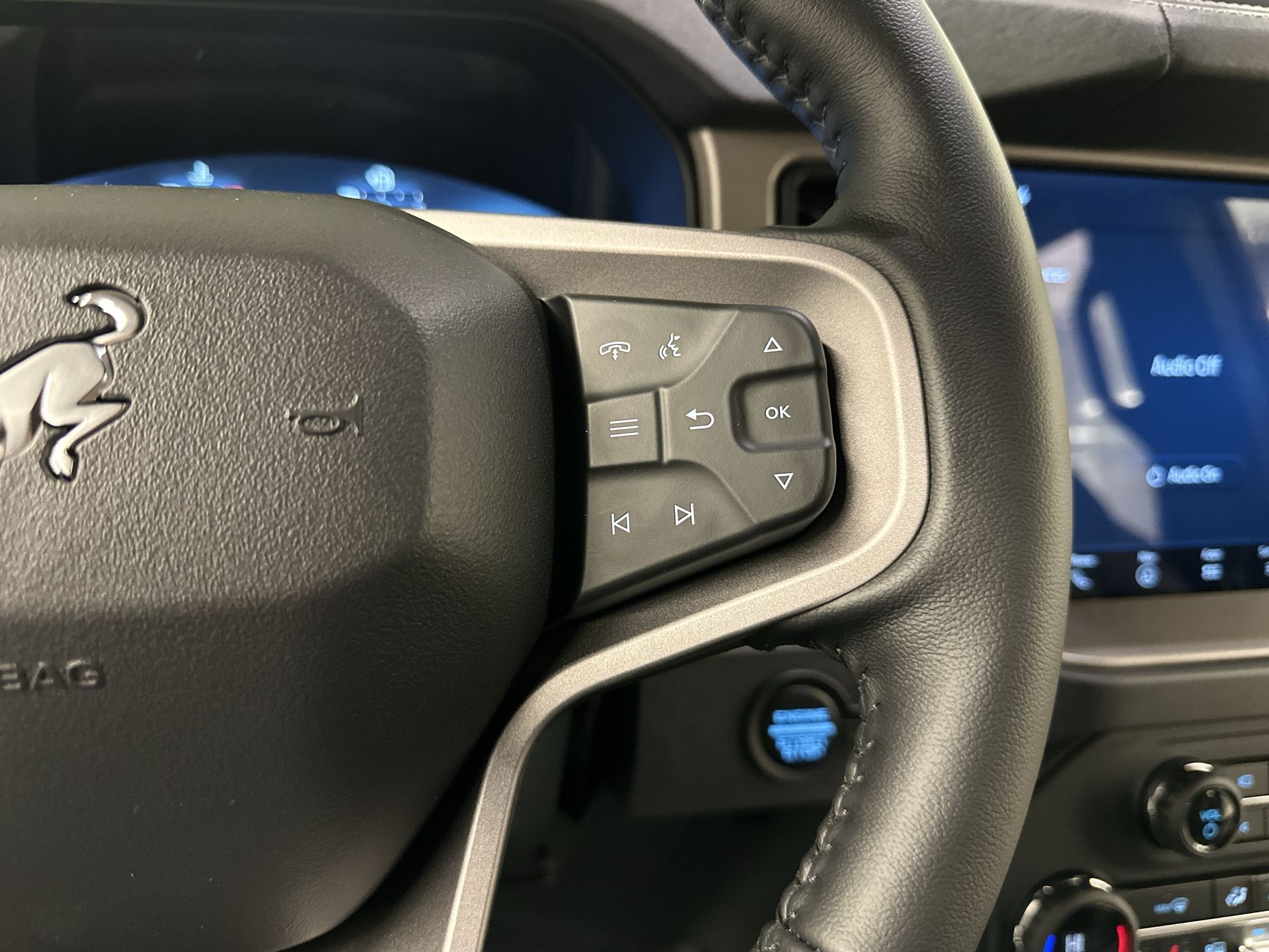 Thumbnail: 2025 Ford Bronco - 9