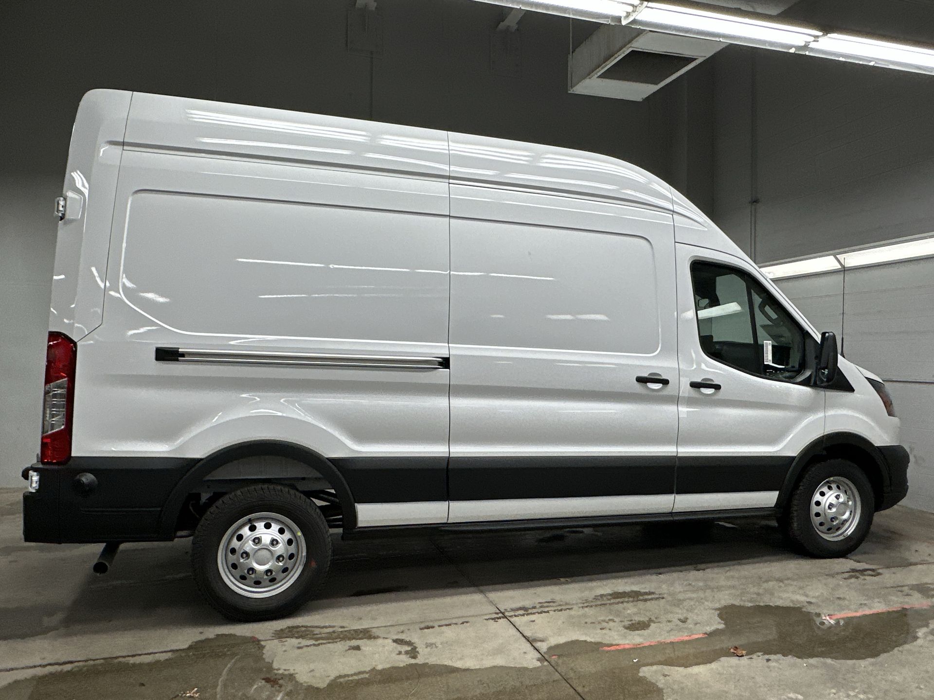 Thumbnail: 2026 Ford Transit Series - 3