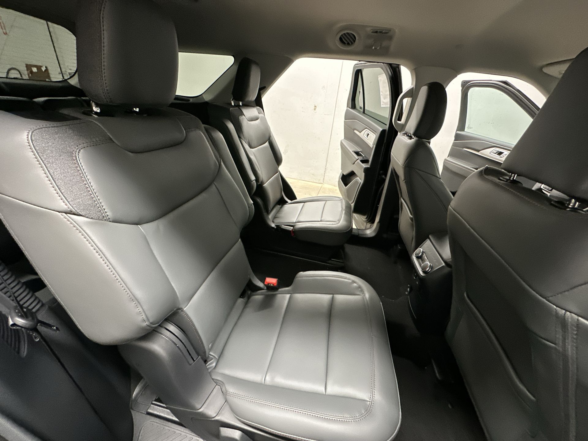 Thumbnail: 2025 Ford Explorer - 24