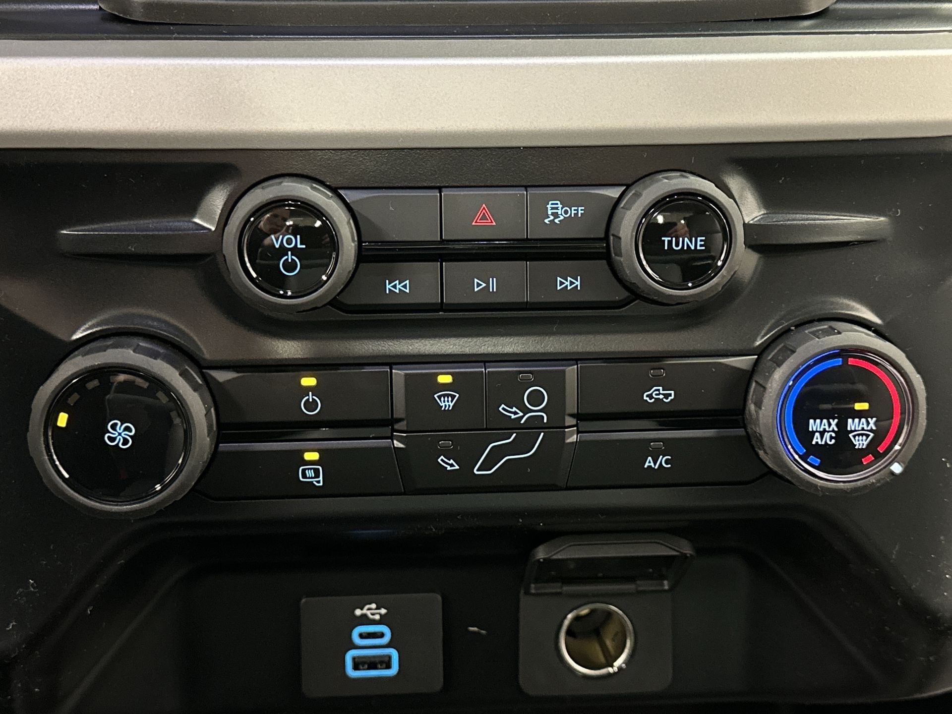 Thumbnail: 2026 Ford Econoline - 13