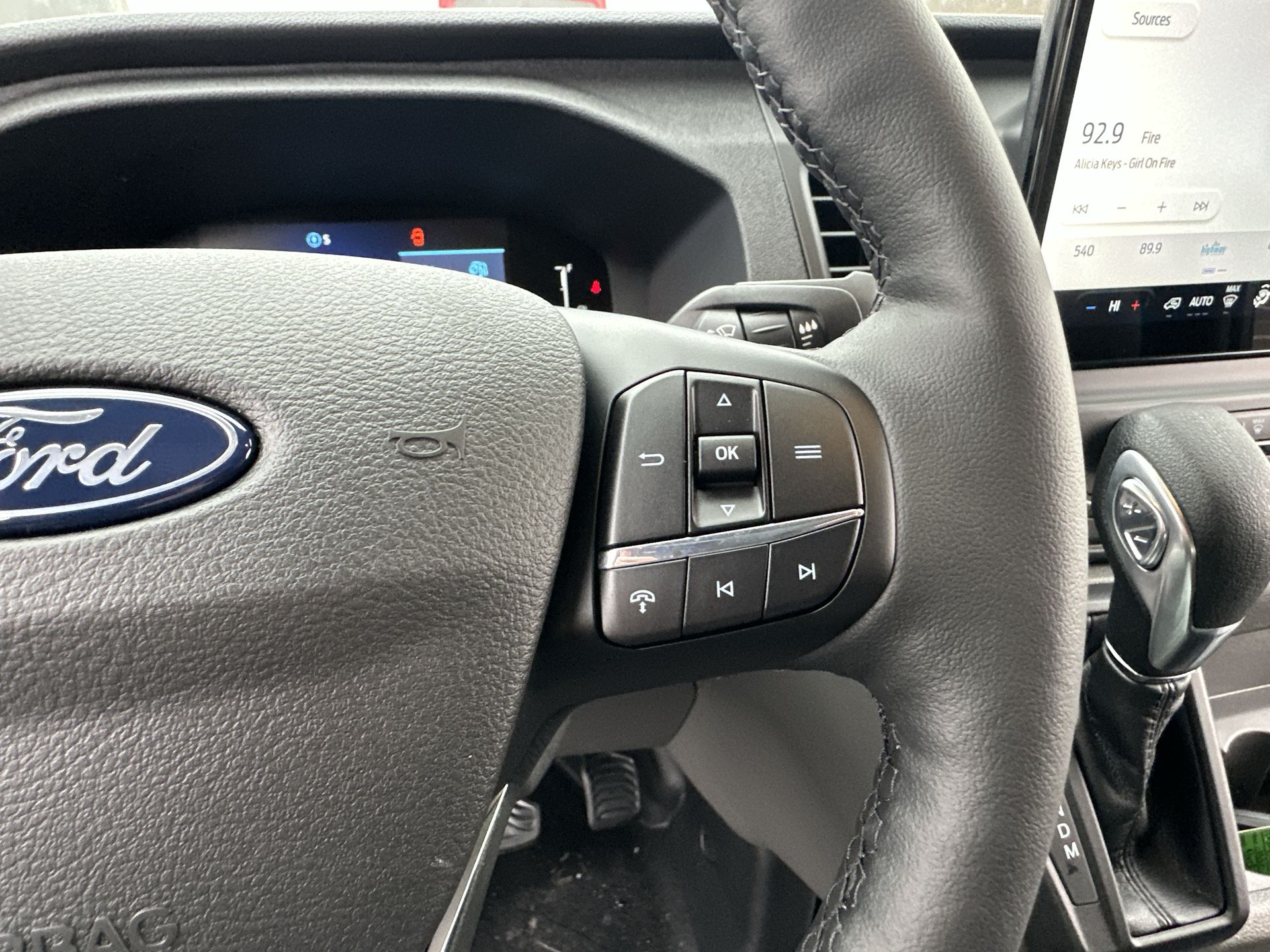 Thumbnail: 2026 Ford Transit Series - 9