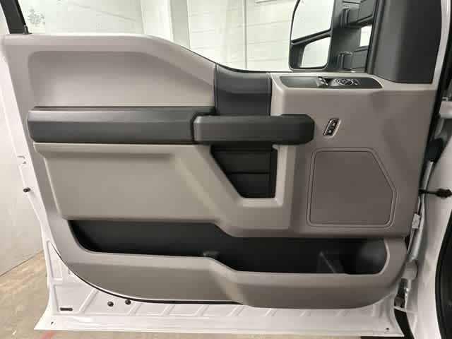 Thumbnail: 2017 Ford Econoline - 13