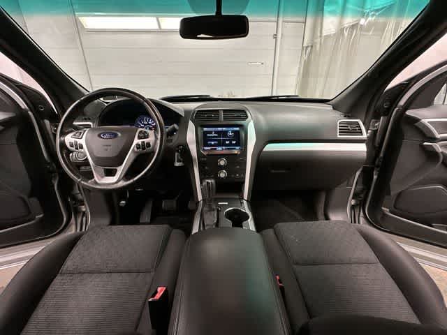 Thumbnail: 2015 Ford Explorer - 18