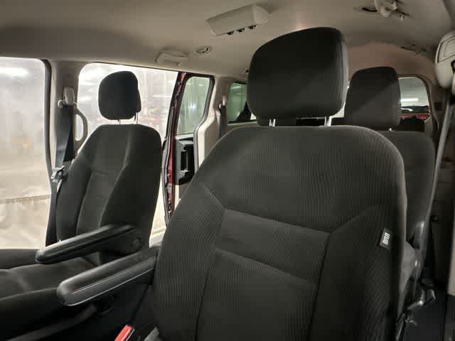 Thumbnail: 2017 Dodge Grand Caravan - 13