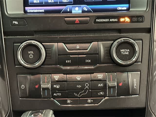 Thumbnail: 2016 Ford Explorer - 15