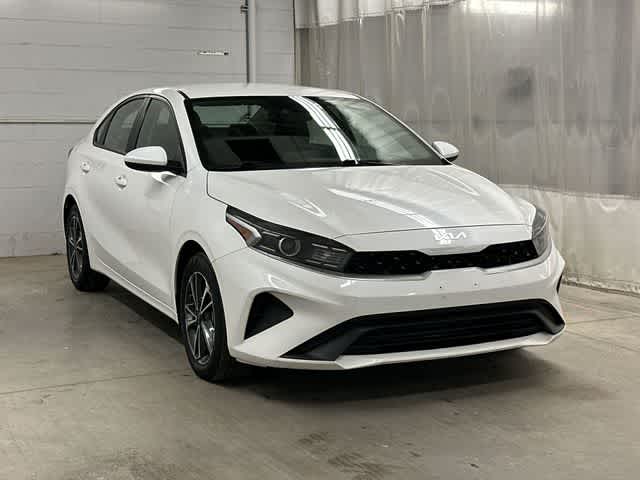 Thumbnail: 2022 Kia Forte - 27