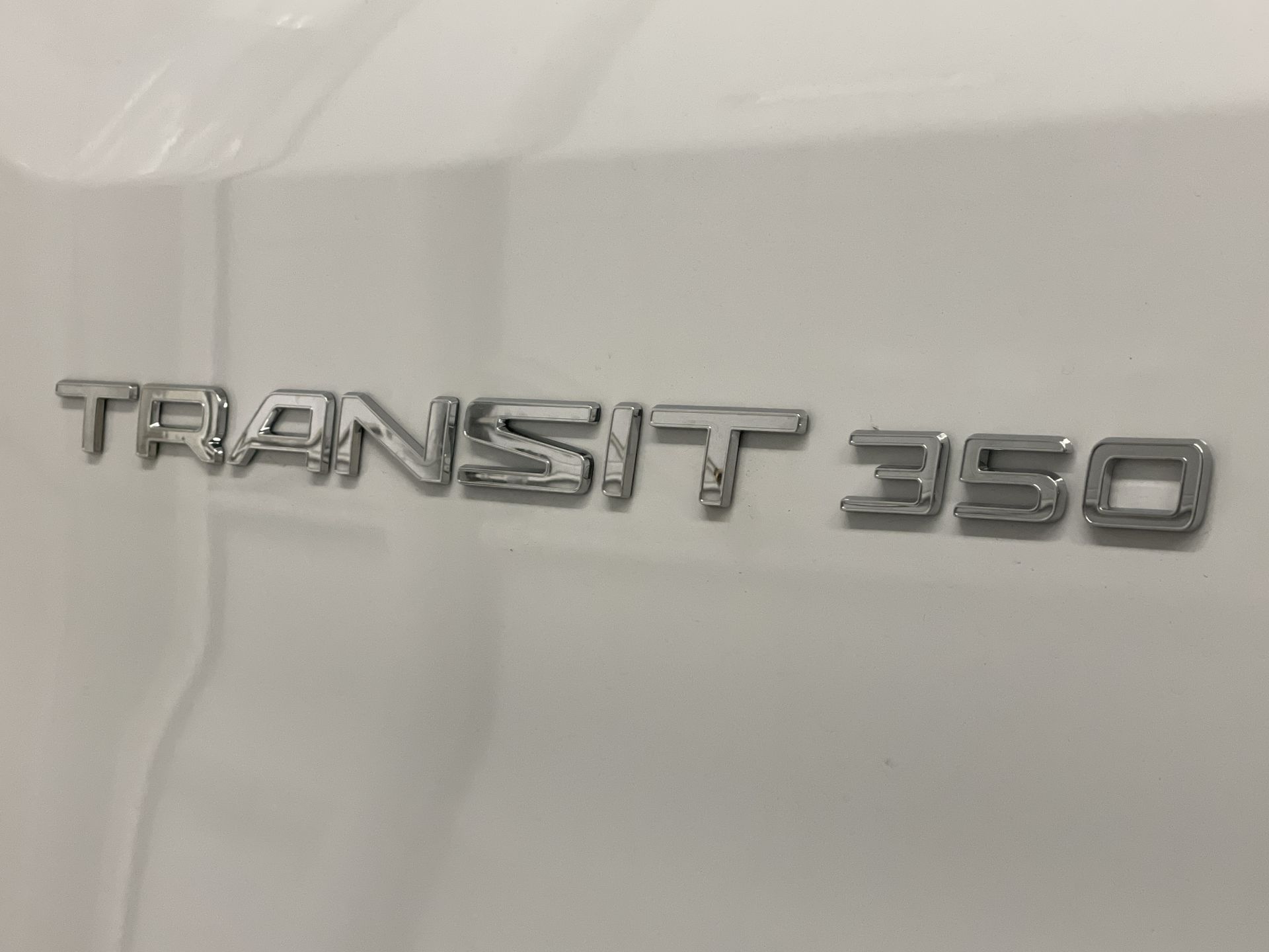 2024 Ford Transit Series  25