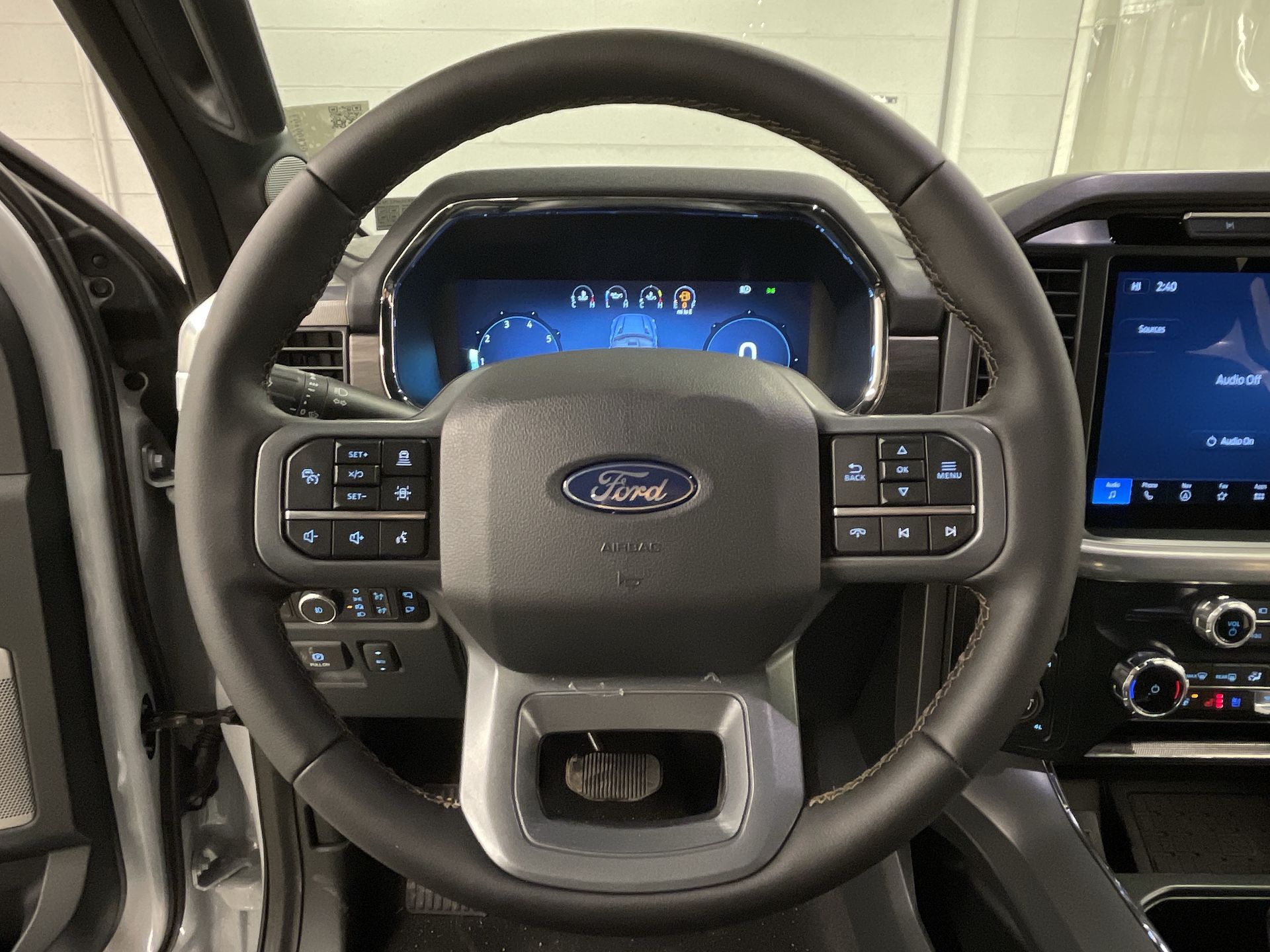 2025 Ford F-150 Lariat 8