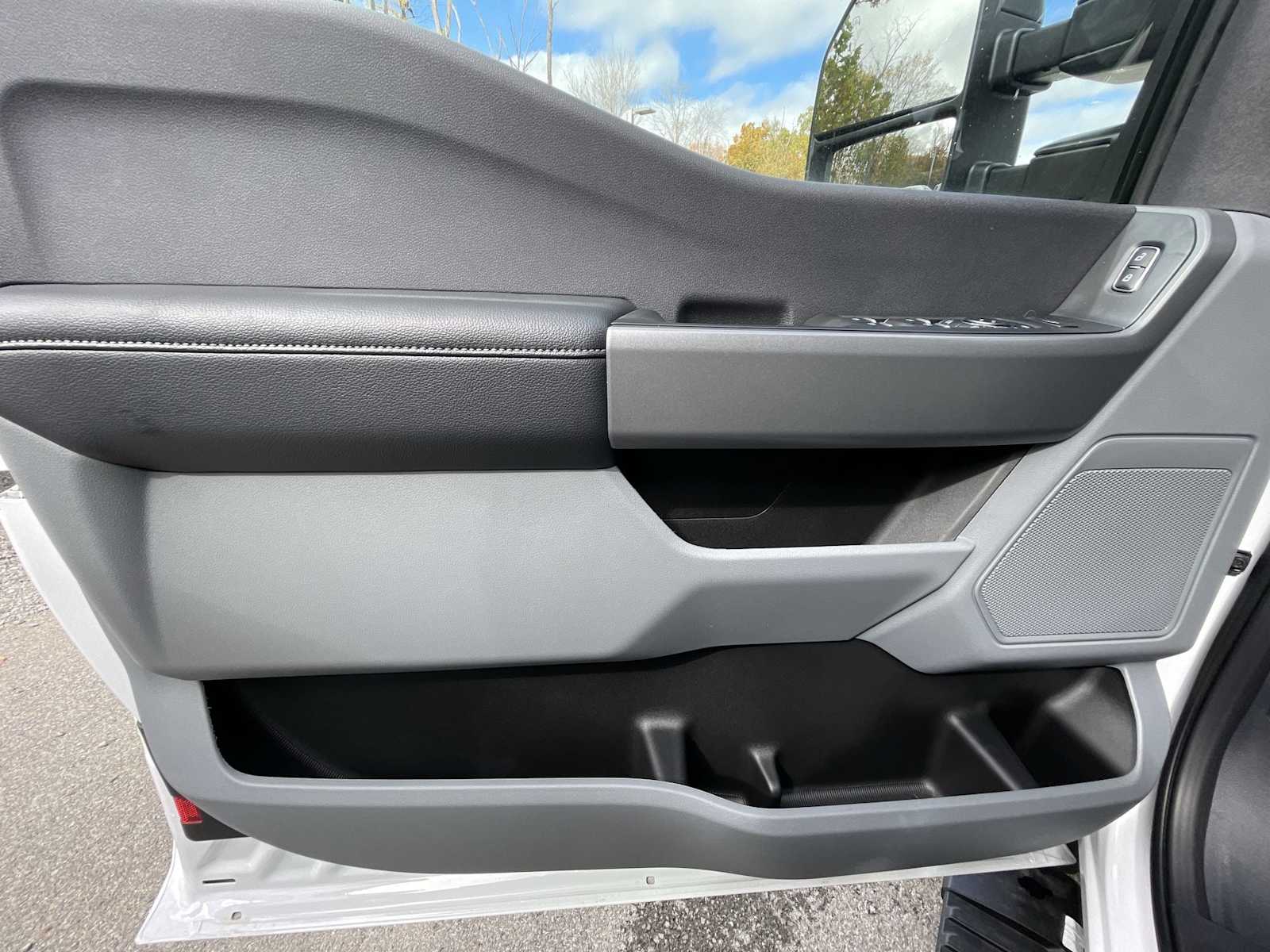 Thumbnail: 2024 Ford Econoline - 16