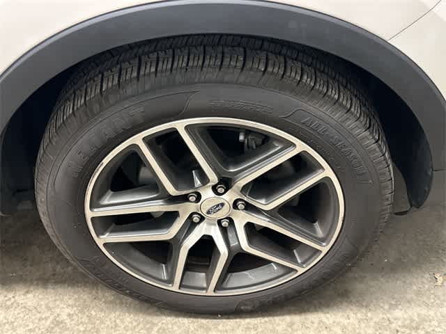 Thumbnail: 2019 Ford Explorer - 5