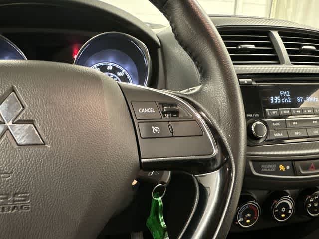 Thumbnail: 2016 Mitsubishi Outlander Sport - 9