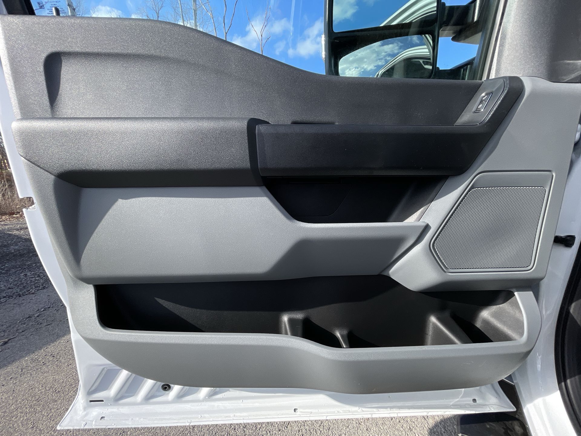 Thumbnail: 2024 Ford Econoline - 15