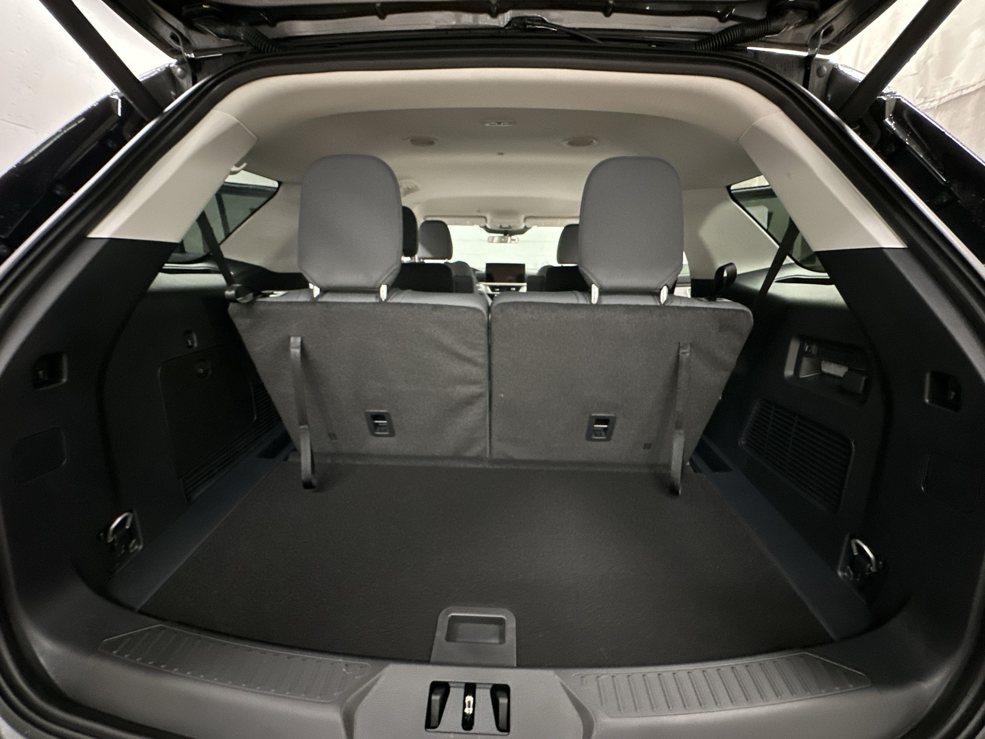 Thumbnail: 2026 Ford Explorer - 25