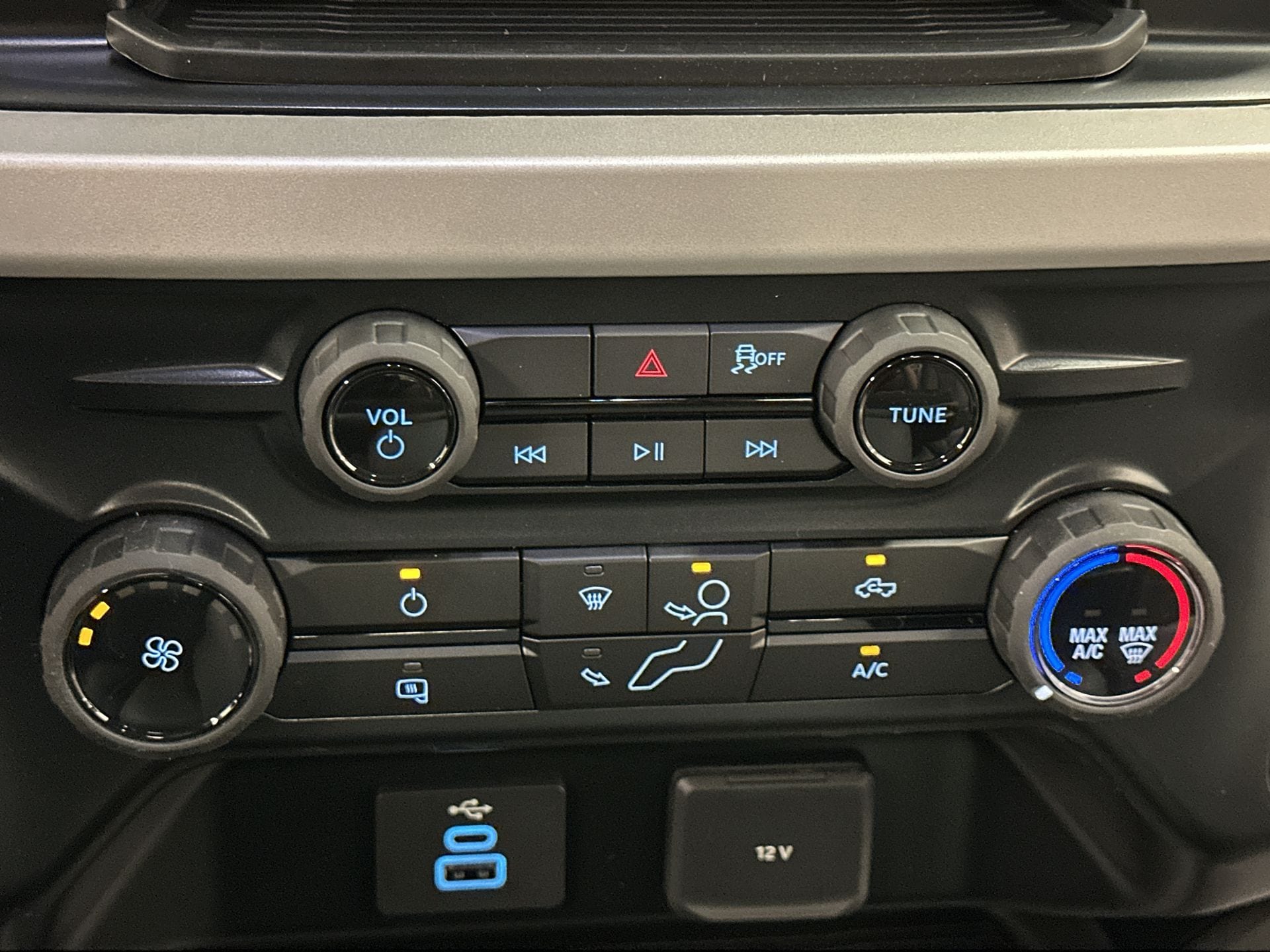 Thumbnail: 2026 Ford Econoline - 13