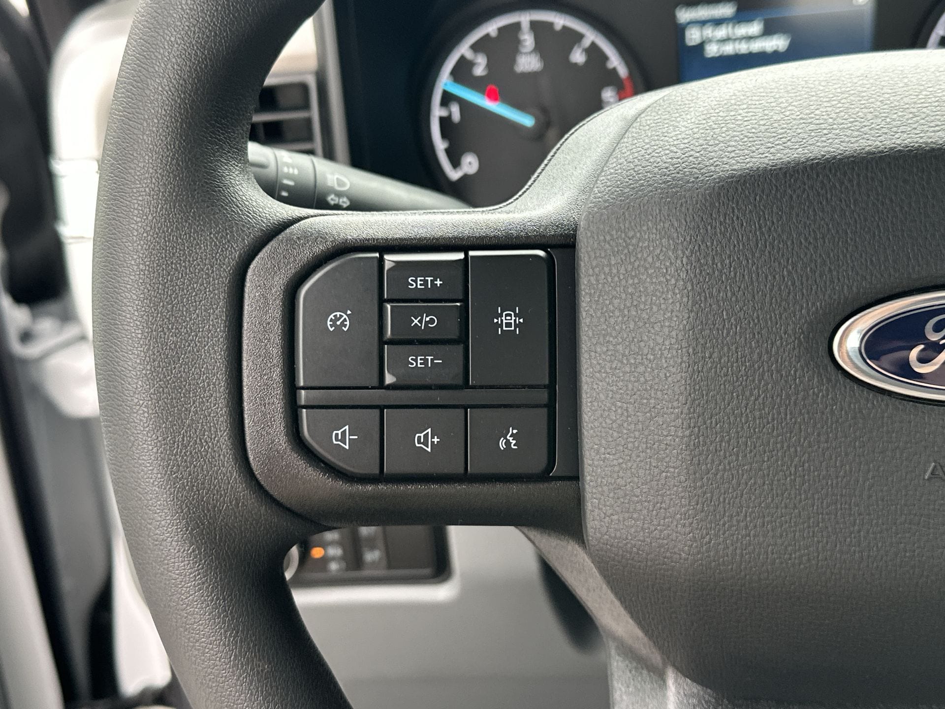 Thumbnail: 2025 Ford Econoline - 8