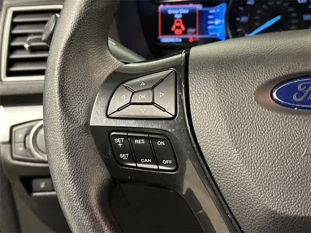 Thumbnail: 2016 Ford Explorer - 8