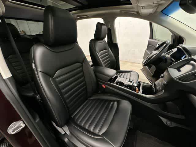 Thumbnail: 2020 Ford Edge - 23