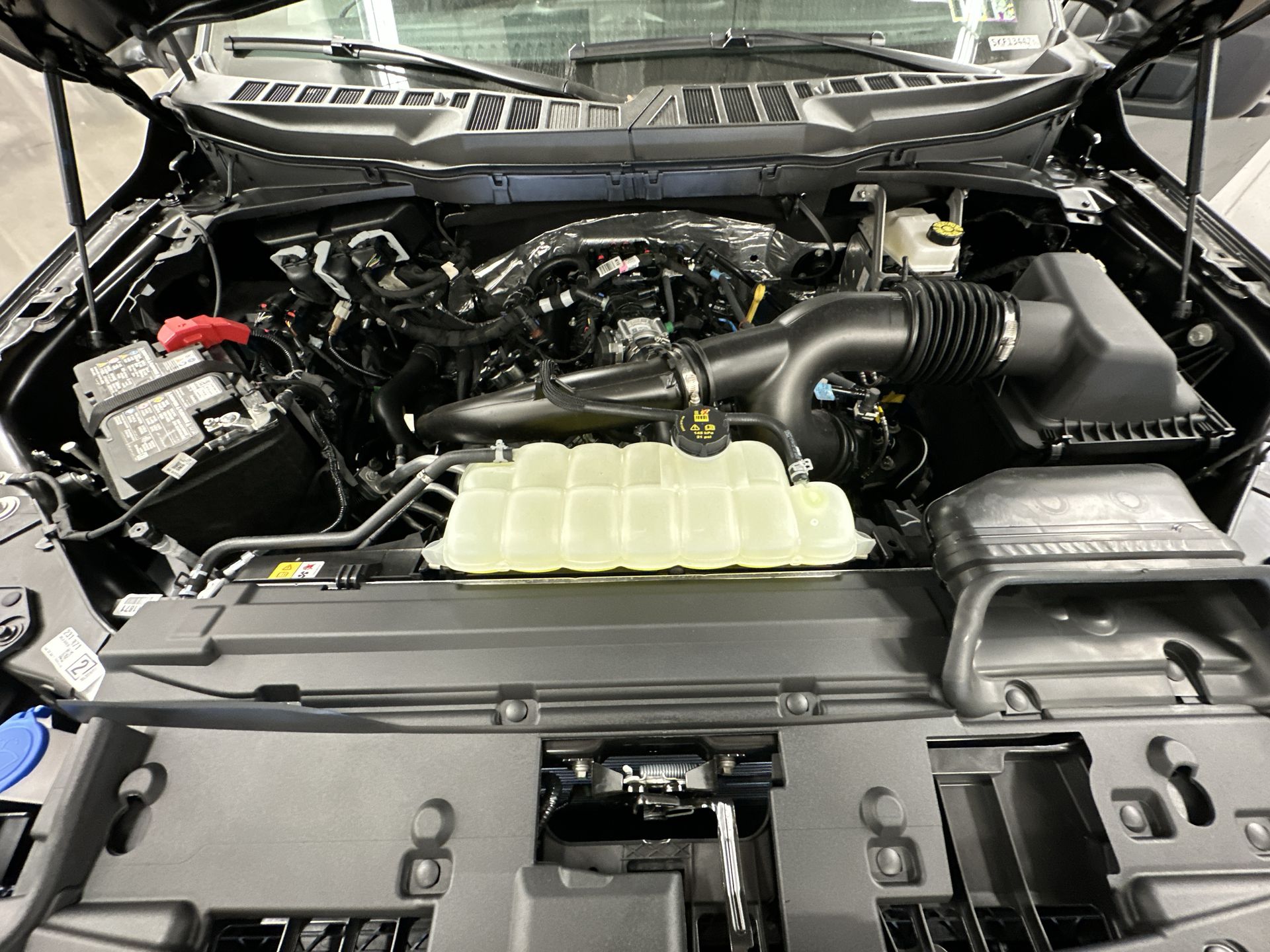 2025 Ford F-150 STX - Photo 32