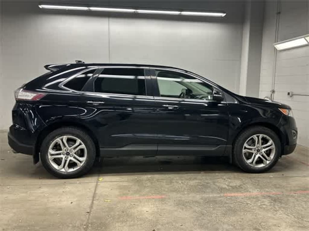 Used 2016 Ford Edge Titanium SUV