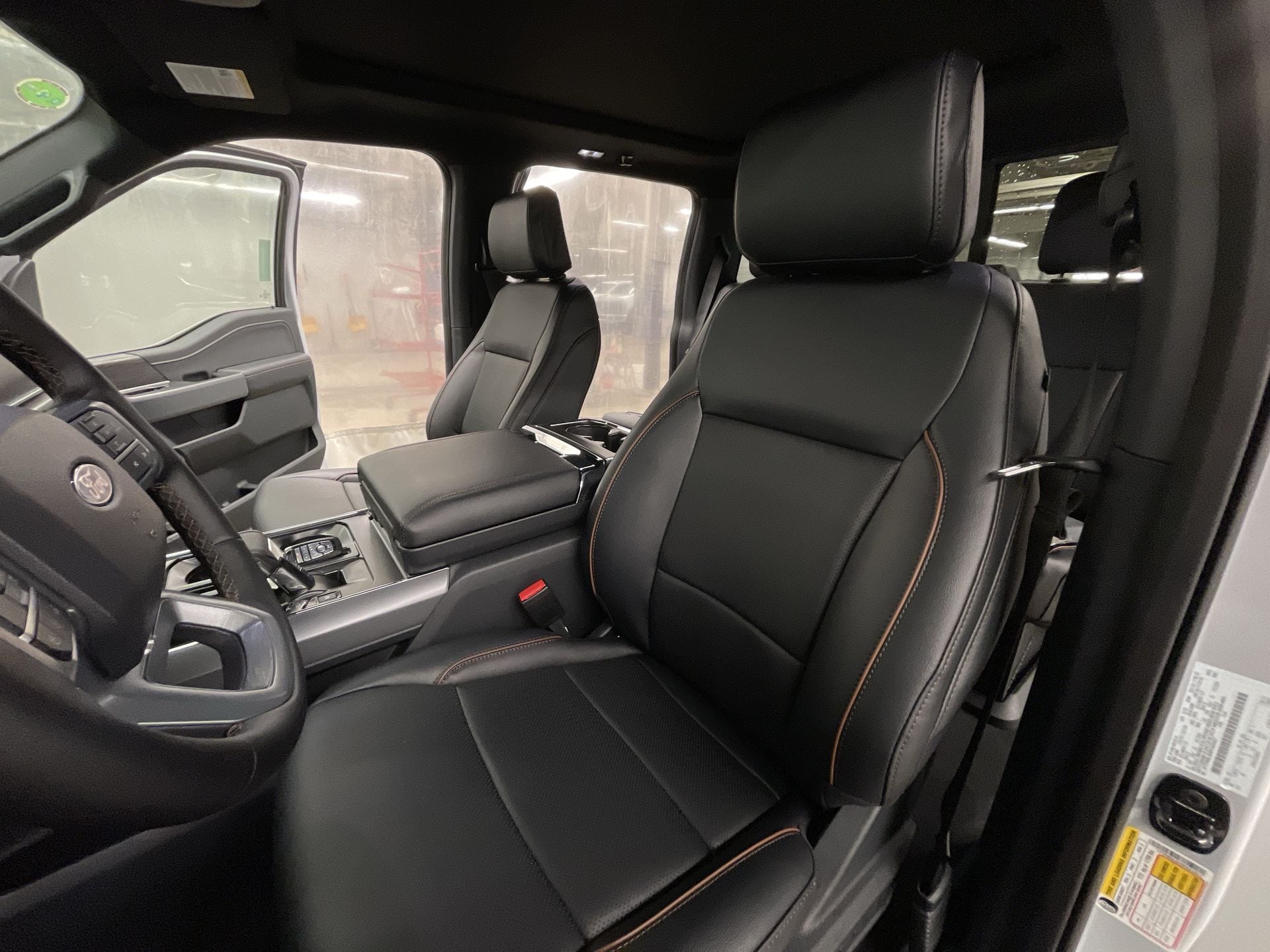 2025 Ford F-150 Lariat 17