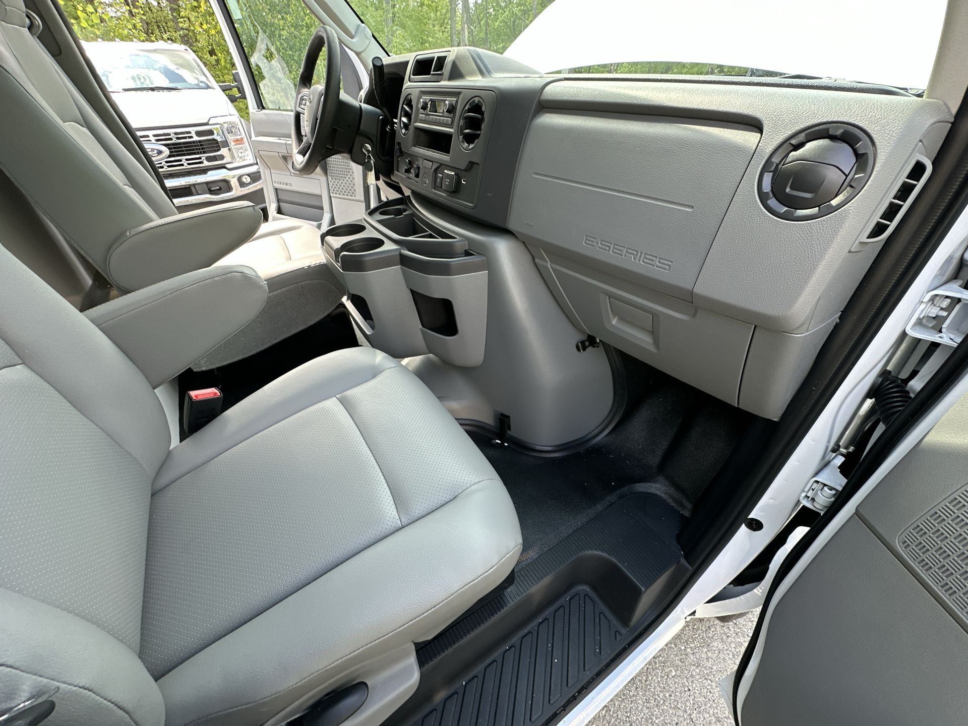 Thumbnail: 2025 Ford Econoline - 17