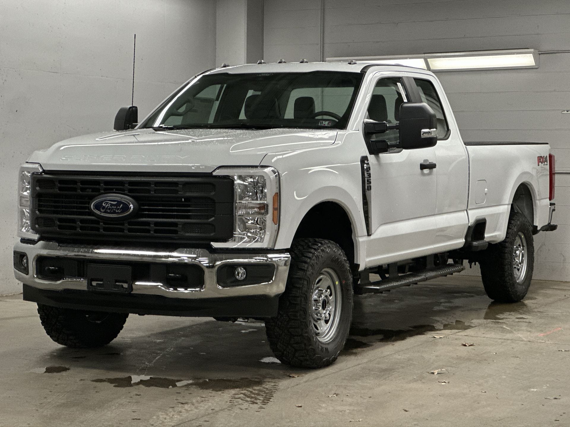 2026 Ford F-350 Super Duty XL's photo