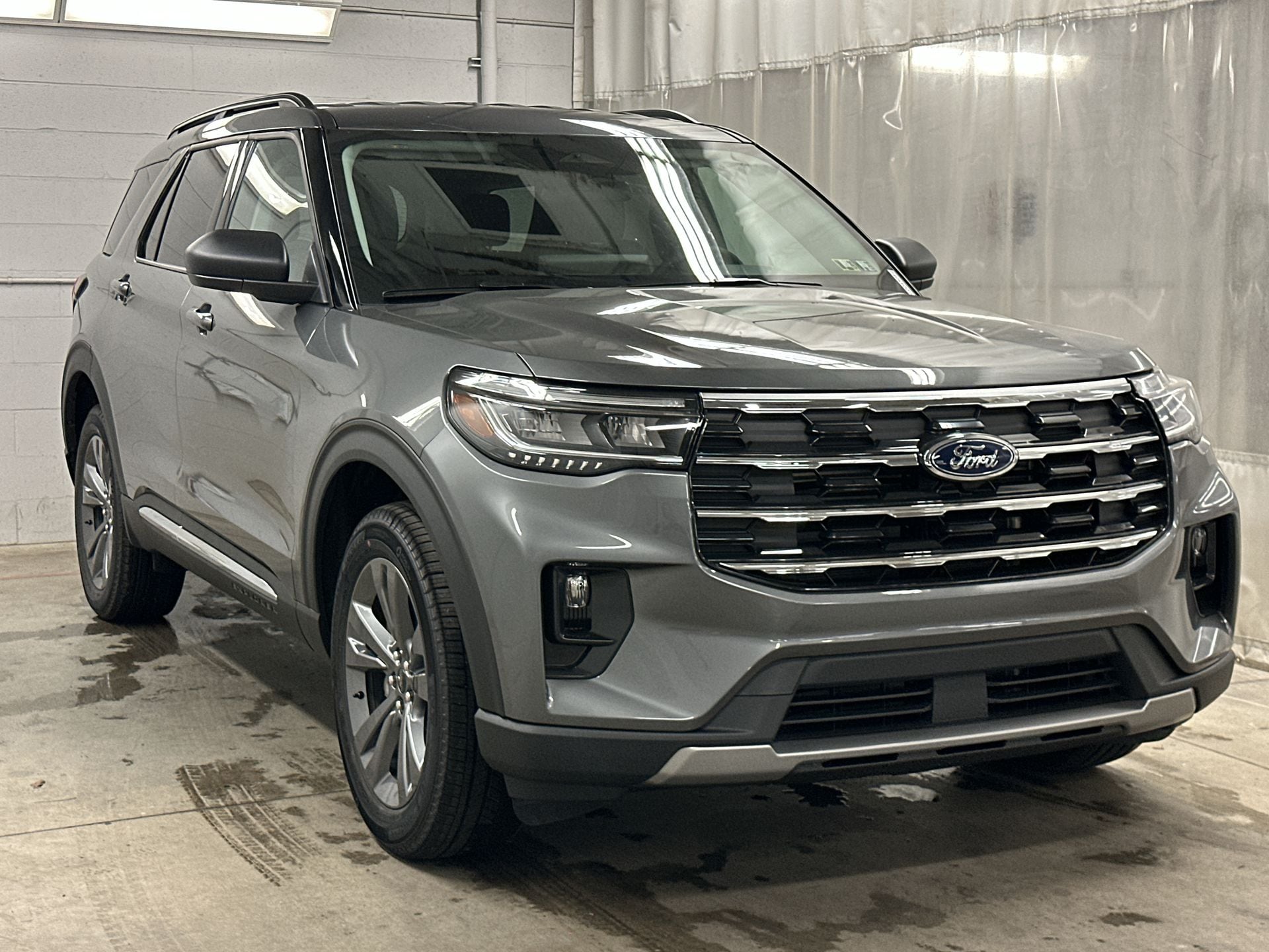 Thumbnail: 2025 Ford Explorer - 32