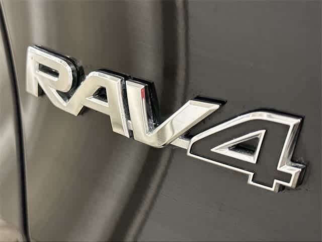 Thumbnail: 2021 Toyota RAV4 - 25