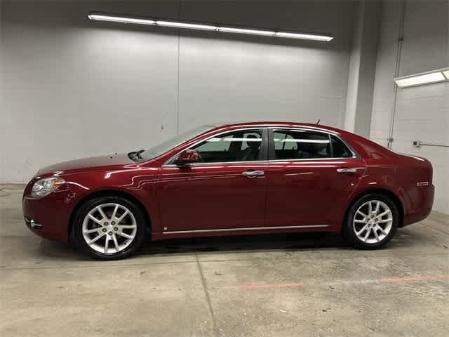 2009 Chevrolet Malibu LTZ photo 2