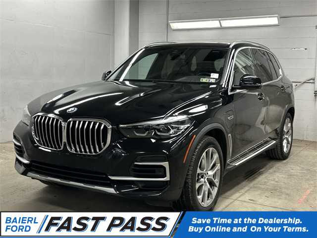 2023 BMW X5 xDrive45e Hero Image