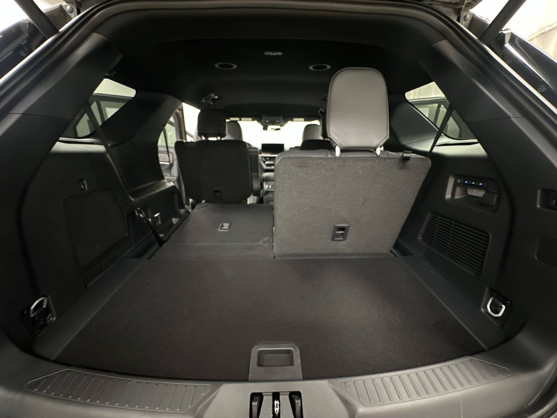 Thumbnail: 2026 Ford Explorer - 26