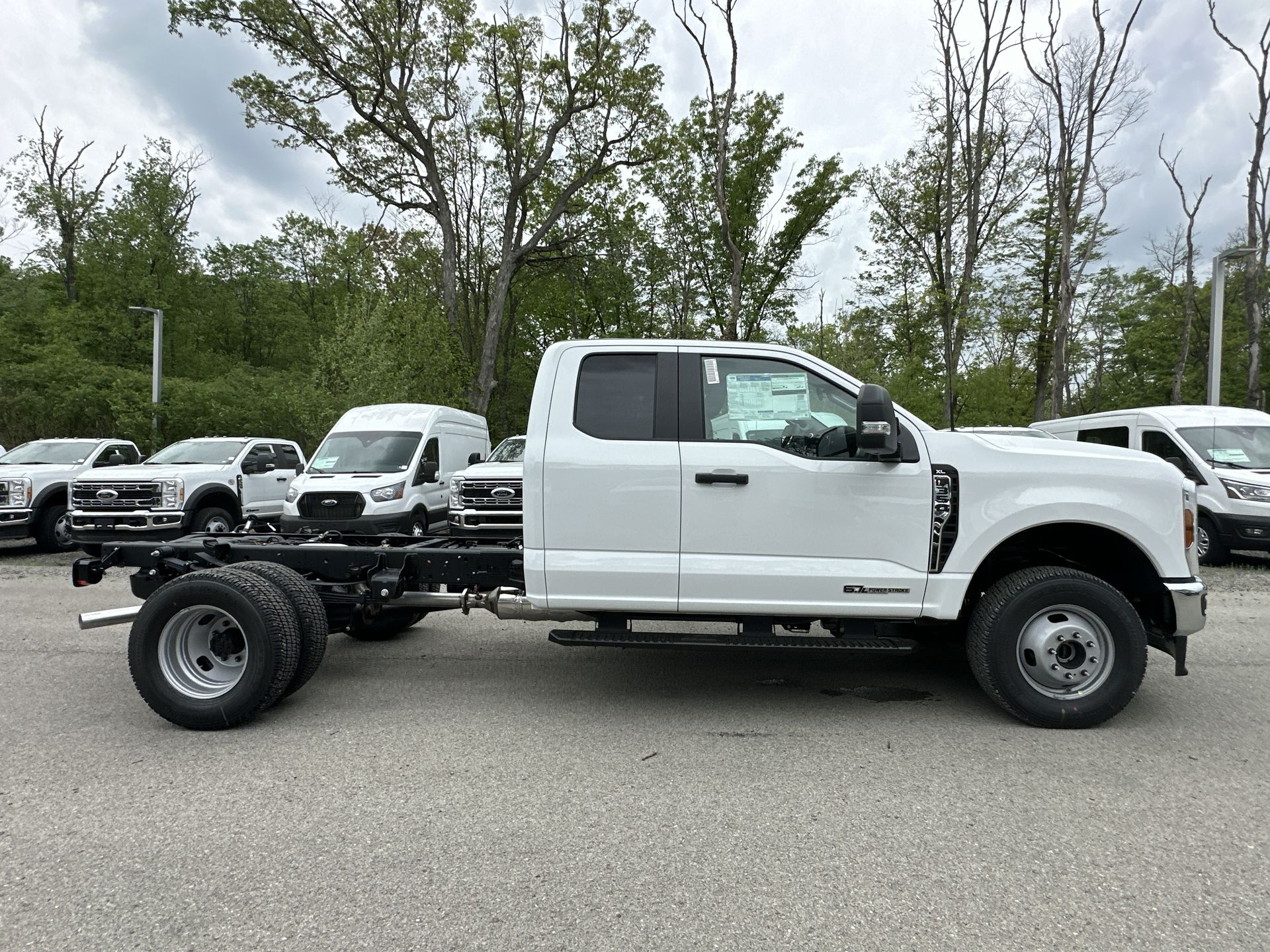 2025 Ford F-350 XL photo 3