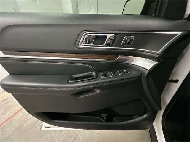 Thumbnail: 2017 Ford Explorer - 19