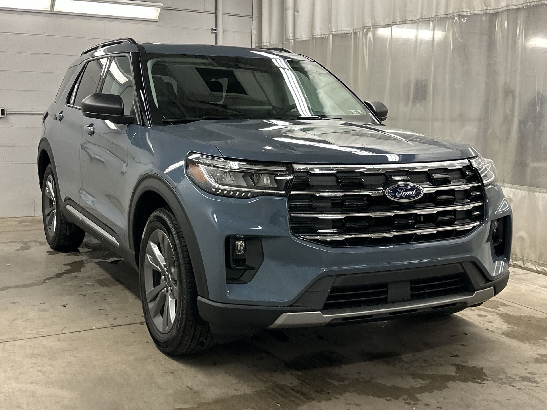Thumbnail: 2025 Ford Explorer - 33