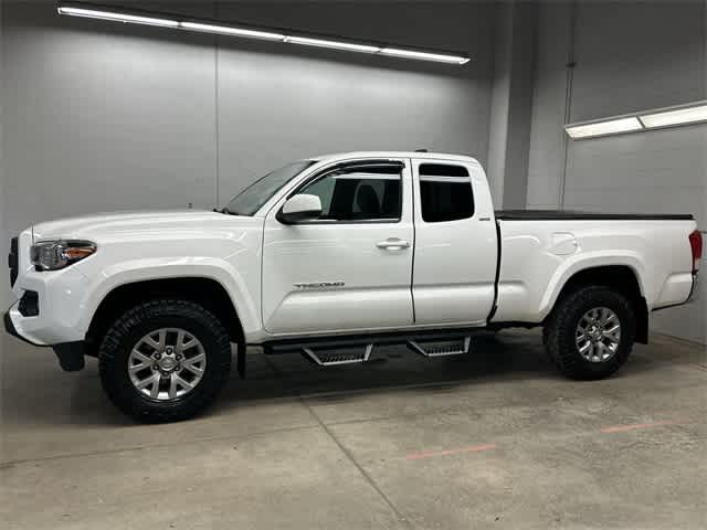 Thumbnail: 2017 Toyota Tacoma - 2