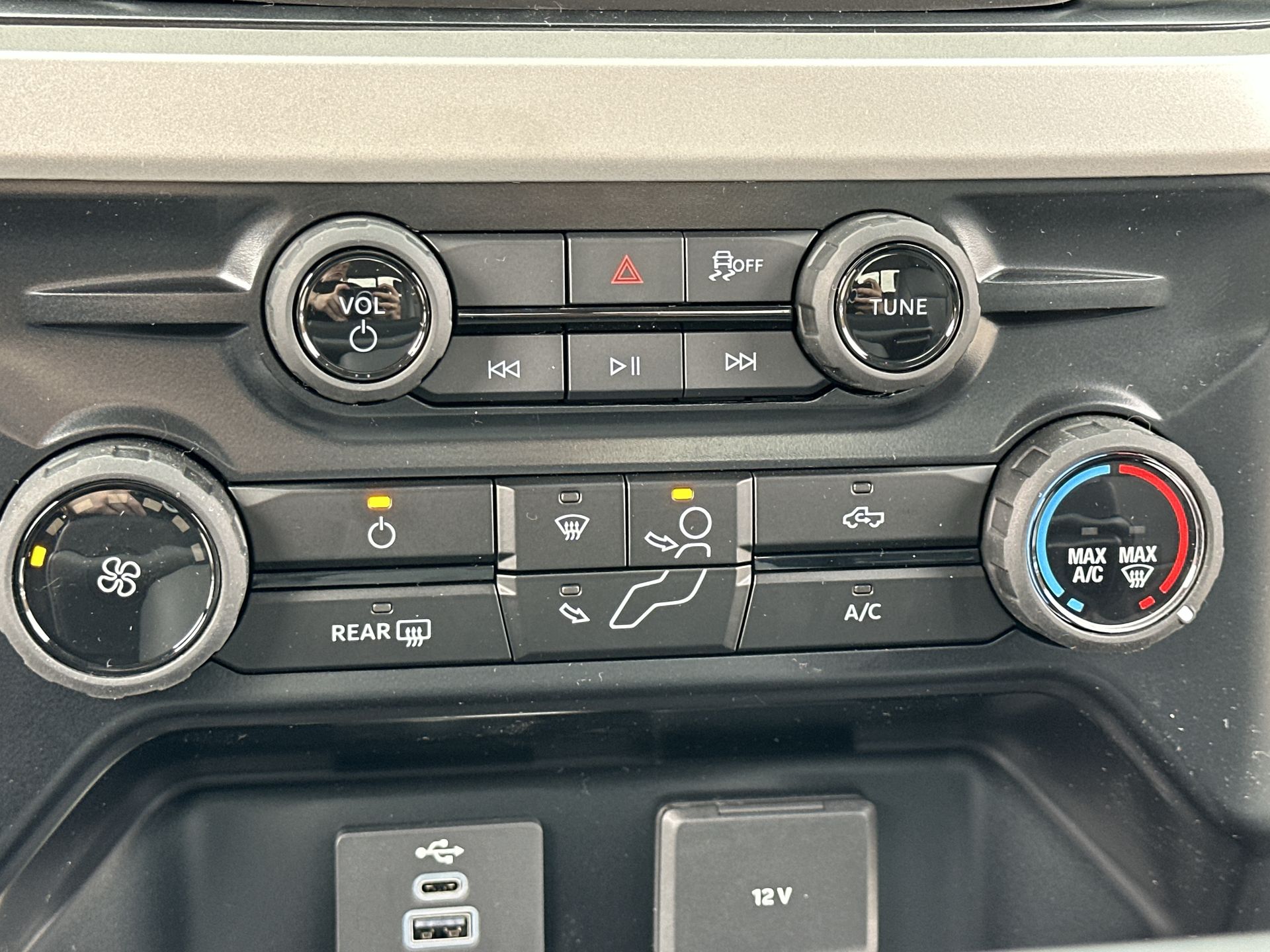 Thumbnail: 2025 Ford Econoline - 12