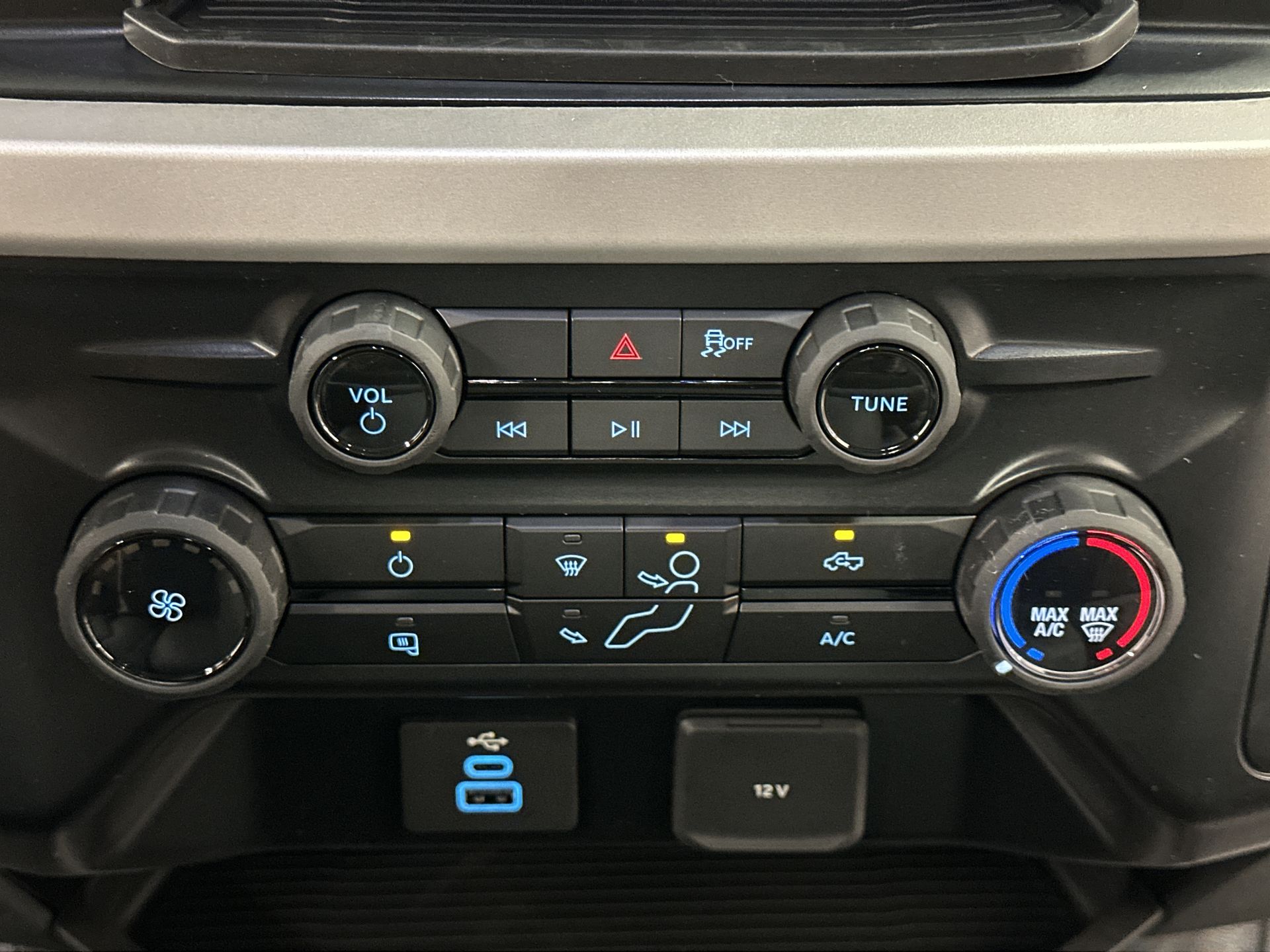 Thumbnail: 2026 Ford Econoline - 12