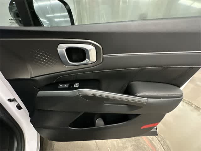 Thumbnail: 2022 Kia Sorento - 26