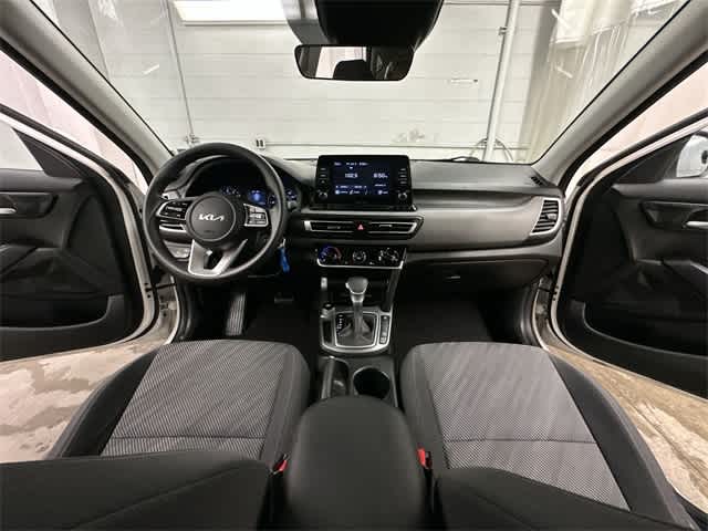 Thumbnail: 2023 Kia Seltos - 18