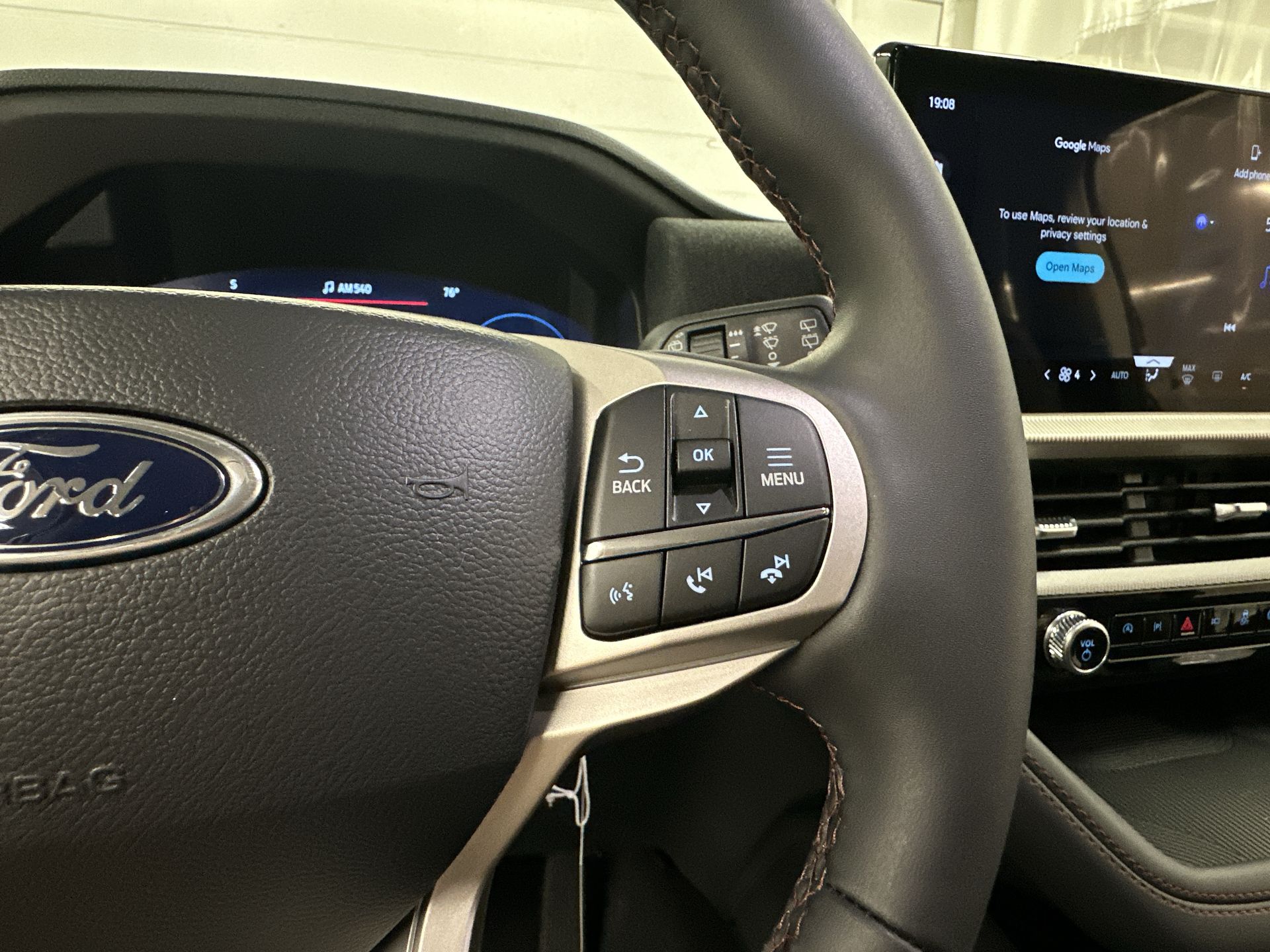 Thumbnail: 2025 Ford Explorer - 9