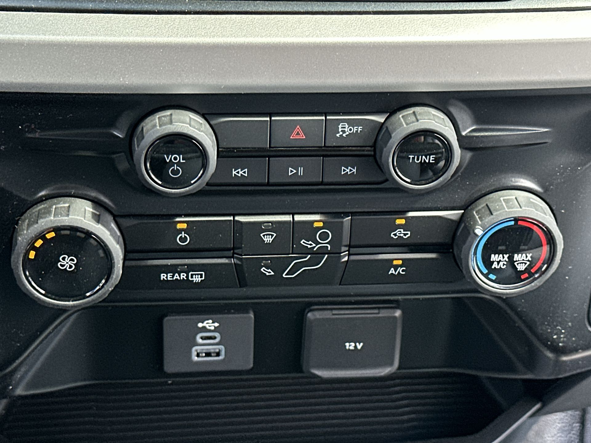 Thumbnail: 2025 Ford Econoline - 10